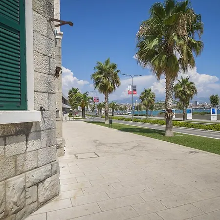 Апартаменты Riva Agava Waterfront *